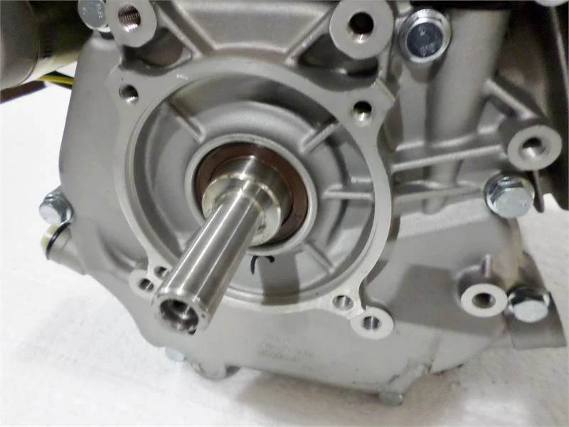 Briggs Professional Series Snow Engine 16.5 TP Recoil Start 3/4" x 2-33/64" #25D137-0116 - Image 4