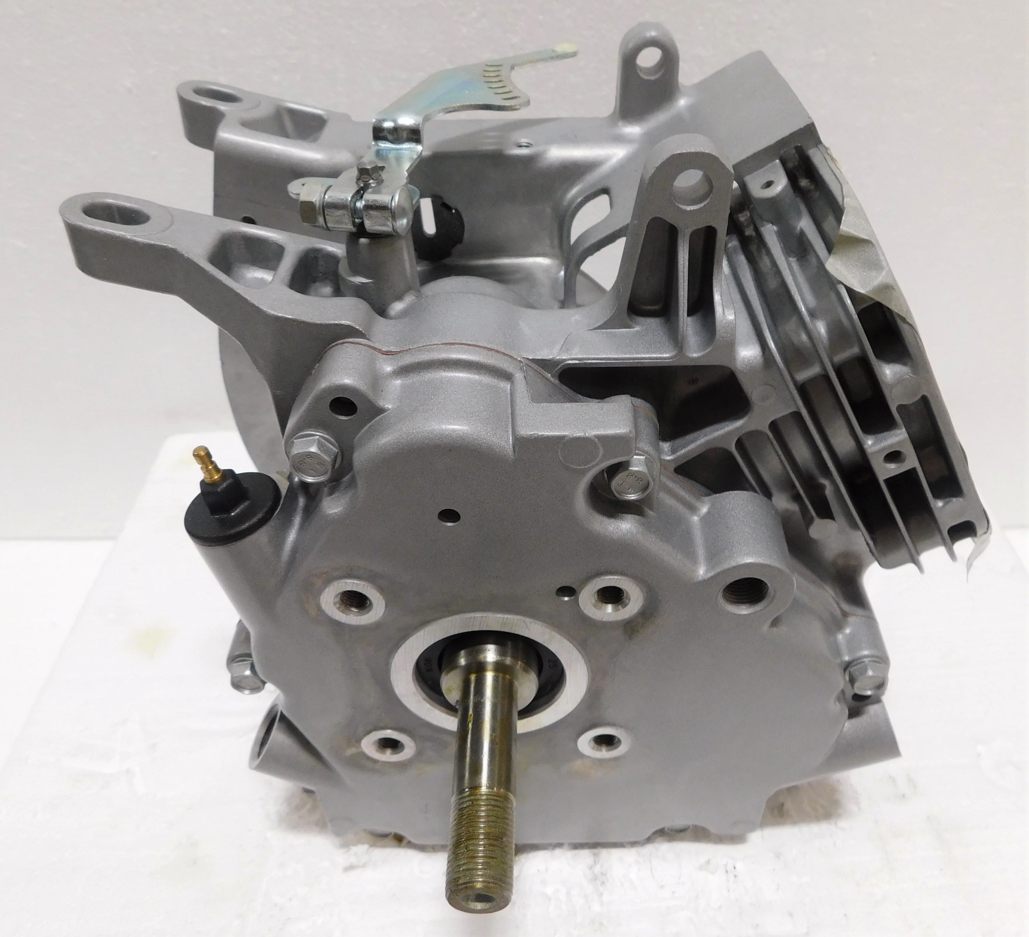 Briggs shortblock model 13 Vanguard 5/8" Threaded #798308
