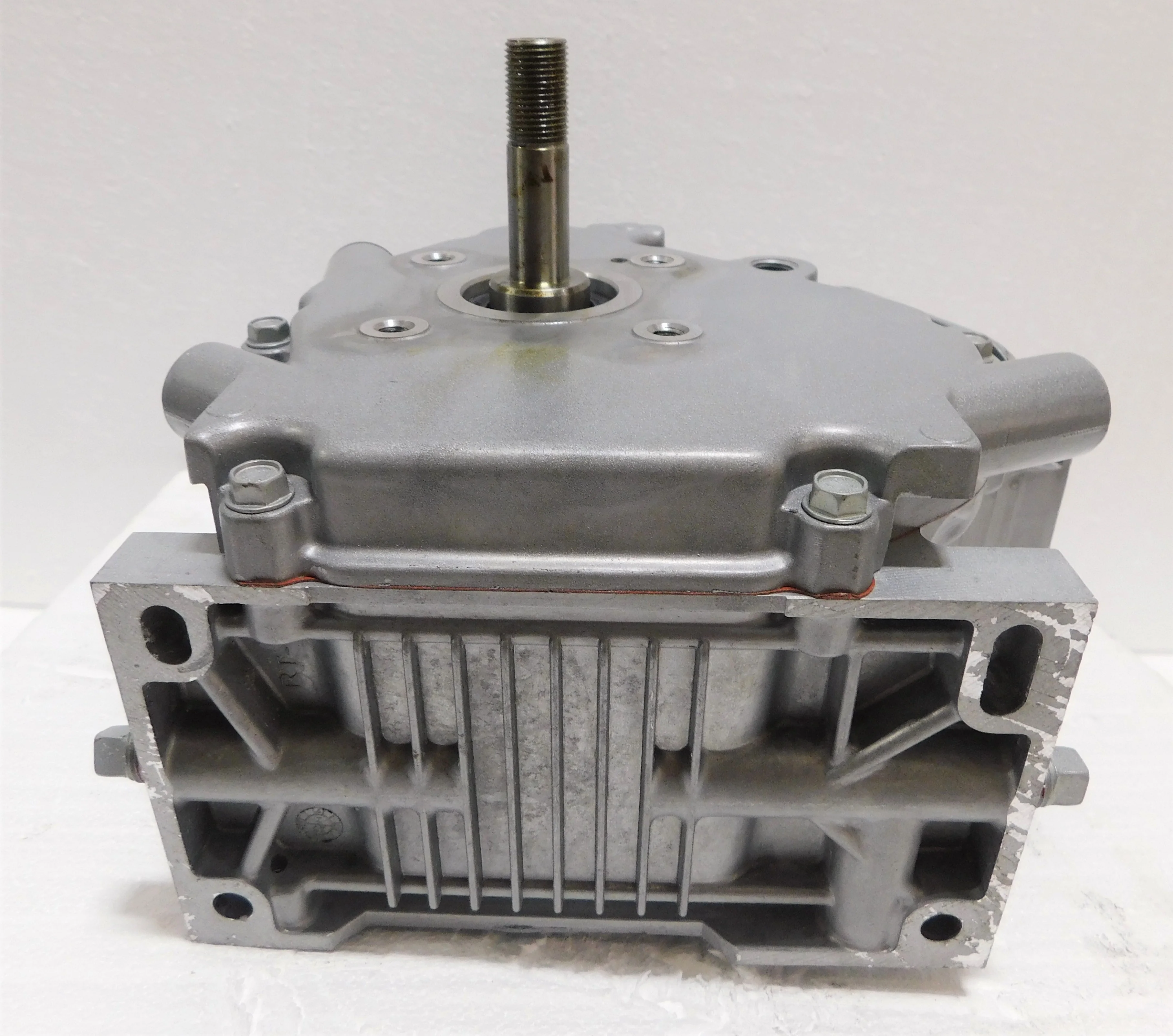 Briggs shortblock model 13 Vanguard 5/8" Threaded #798308 - Image 5