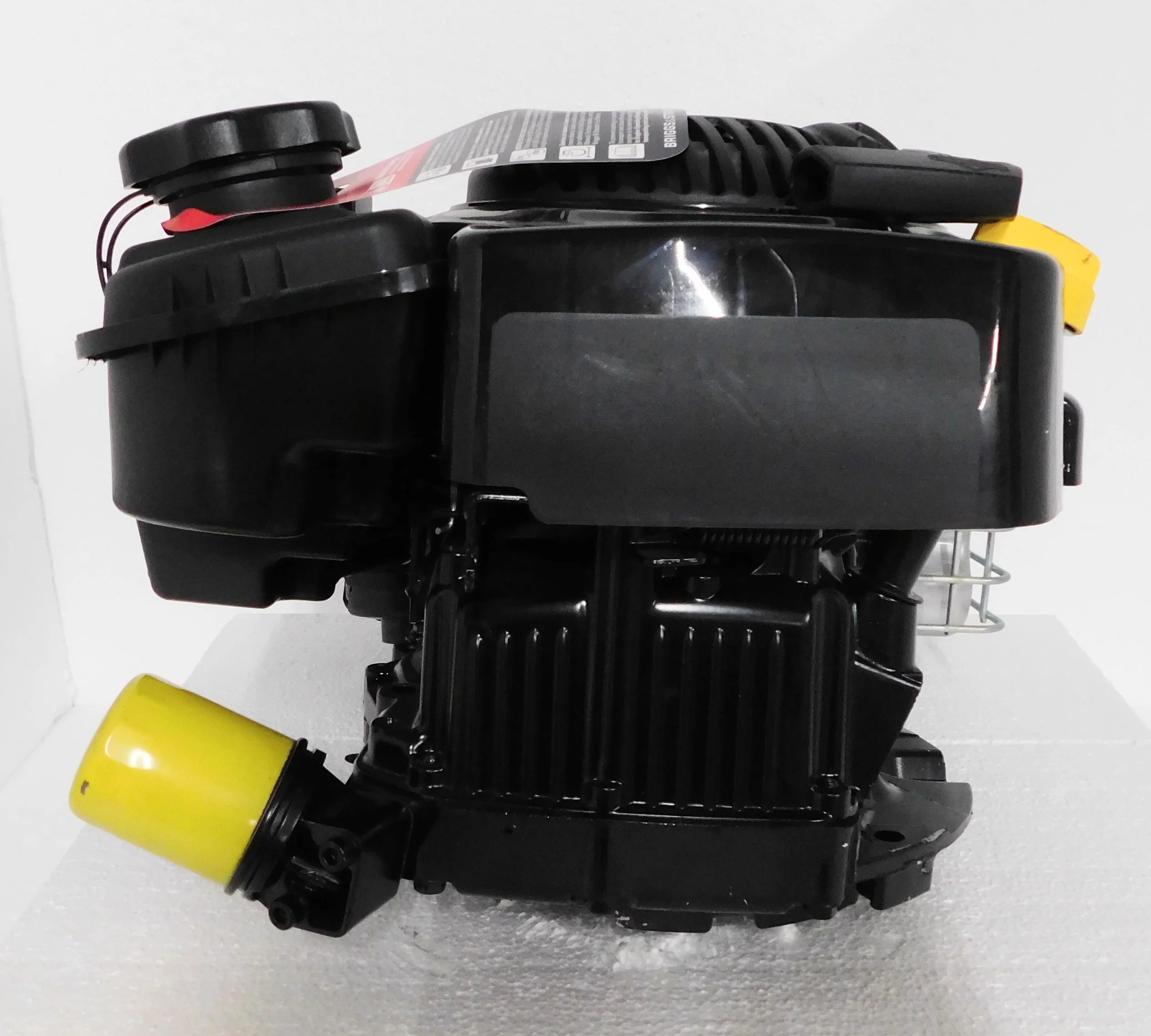 Briggs & Stratton 8.5 TP Professional Series Engine 25mm x 3-5/32" Vertical Shaft #123P32-0065 - Image 3