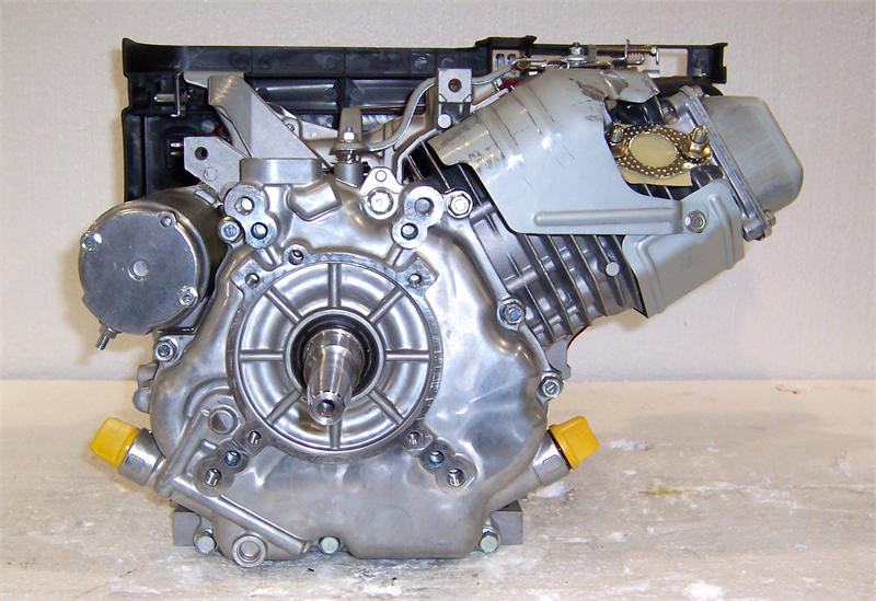 Briggs & Stratton Horizontal 15 HP ES Vanguard OHV 4-11/32 Tapered #246435-CARB - Image 3