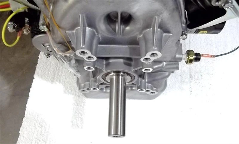 Briggs & Stratton Horizontal 35 HP Vanguard 1-1/8" x 4" Tapped 7/16" #613477-0268 (613477-3111) - Image 6