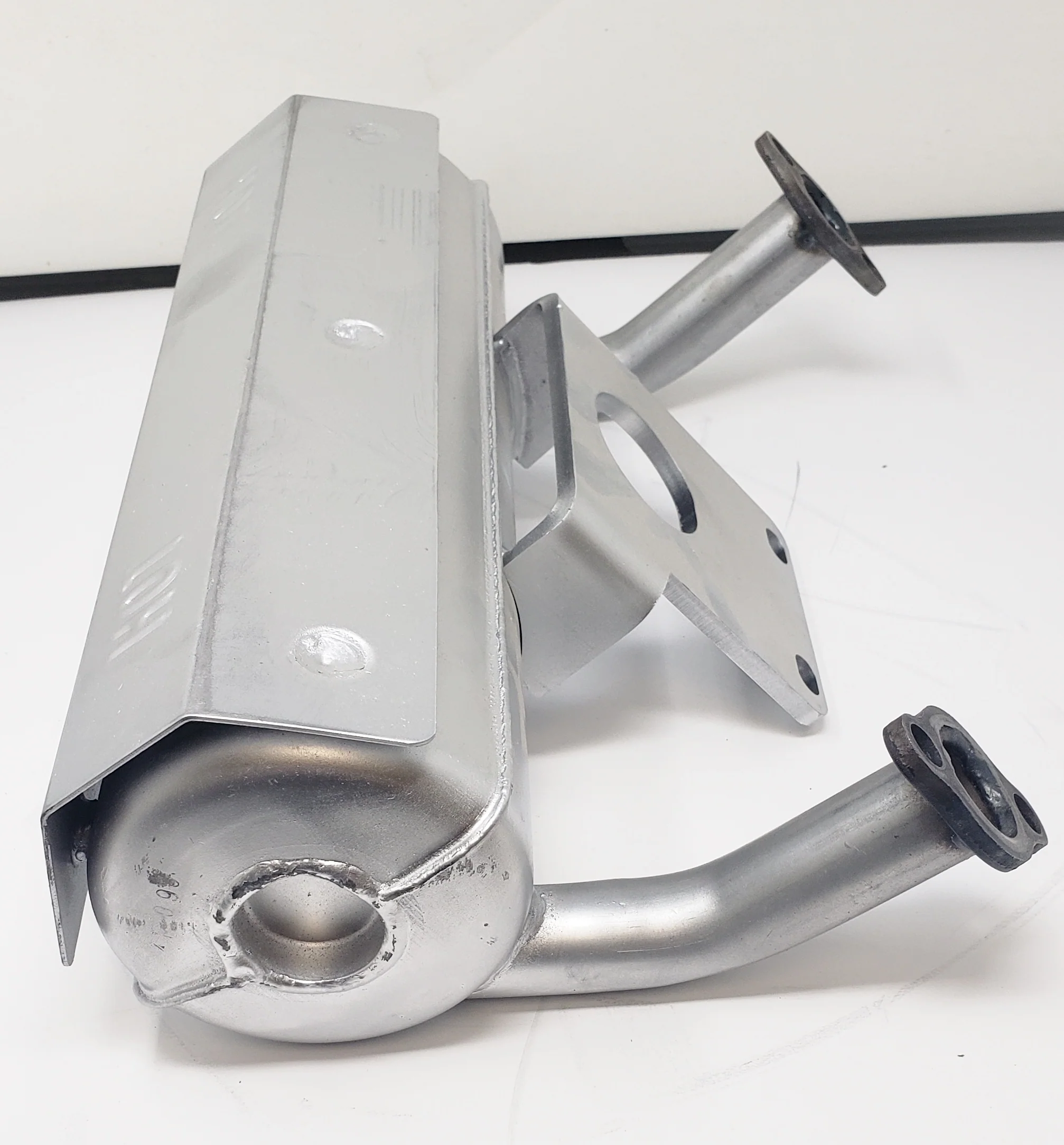 Horizontal Left Mount Muffler GX630, GX660, GX690 Replaces Honda V2MFLRHIL #MUF-2525R.SIL - Image 3